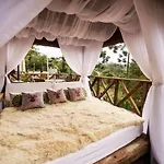 Chalet Com Jacuzzi Sauna Lareira E Telao Cinema